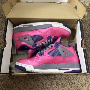 Jordan retro 4's ‘ Pink Foil ‘